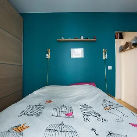 Superb In The Heart Of The Batignolles